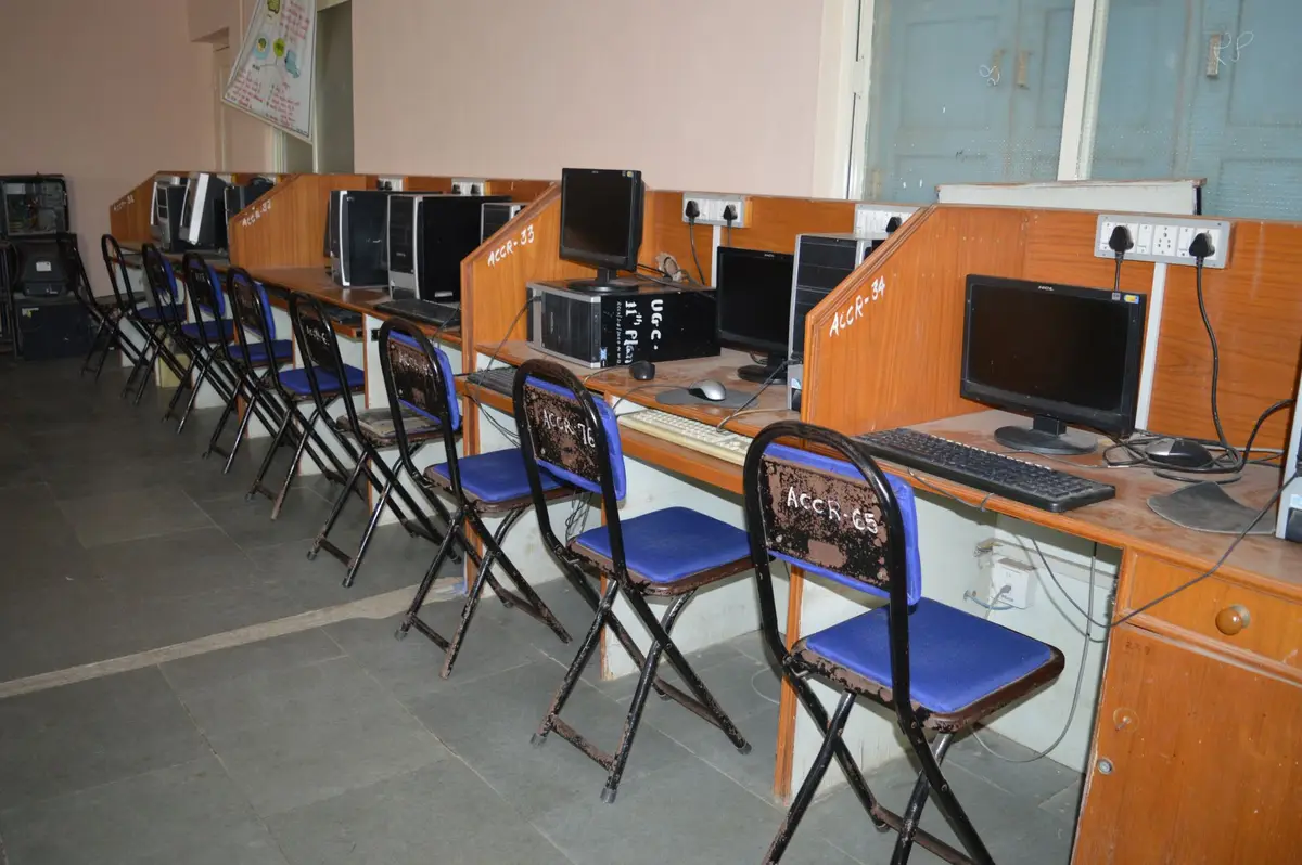 Shri Trikamjibhai Chatwani Arts & J V Gokal Trust Commerce College campus photo 5