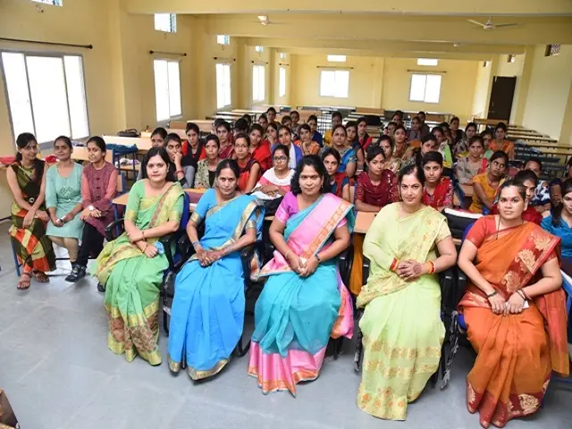 Shri Umiya Girls College: campus photo 2