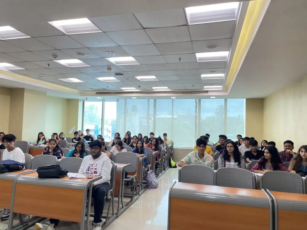 Shri Vile Parle Kelavani Mandal's Narsee Monjee College of Commerce & Economics, New SBMP Building campus photo 3