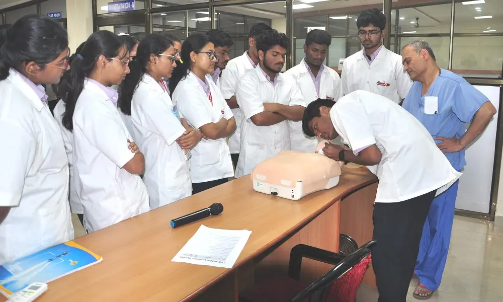 Shri VITHALRAO JOSHI CHARITIES TRUST's, B.K.L. WALAWALKAR RURAL MEDICAL COLLEGE: campus photo 2