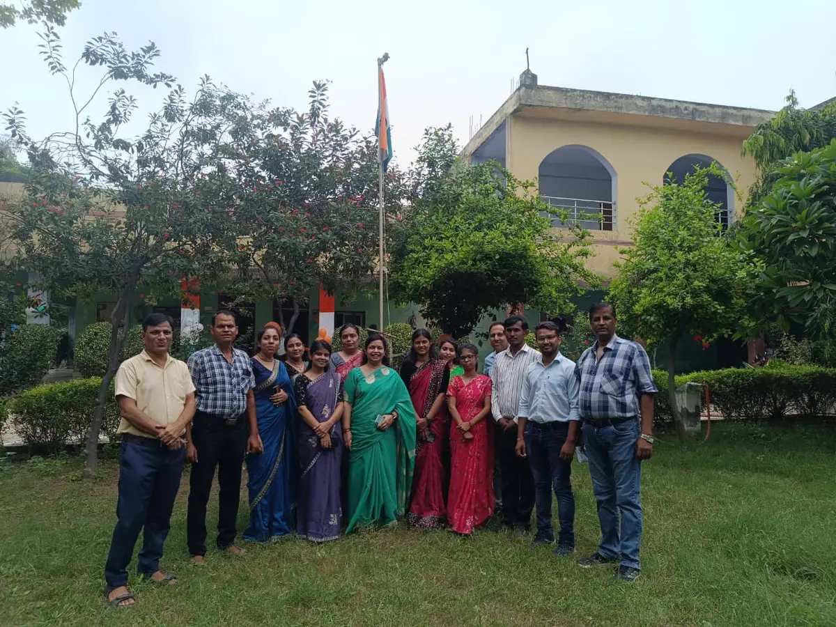 Shrimati Prem Lata Maya Devi Agrawal Girls Deegri College Raya Mathura: campus photo 1
