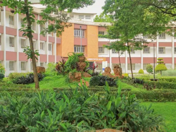 Siddaganga Institute of Technology: campus photo 1