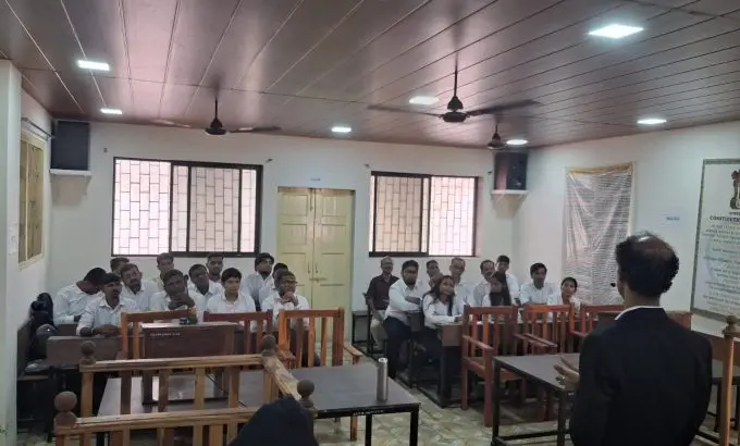 Siddhivinayak Shikshan Prasarak Mandal R K Law College: campus photo 2
