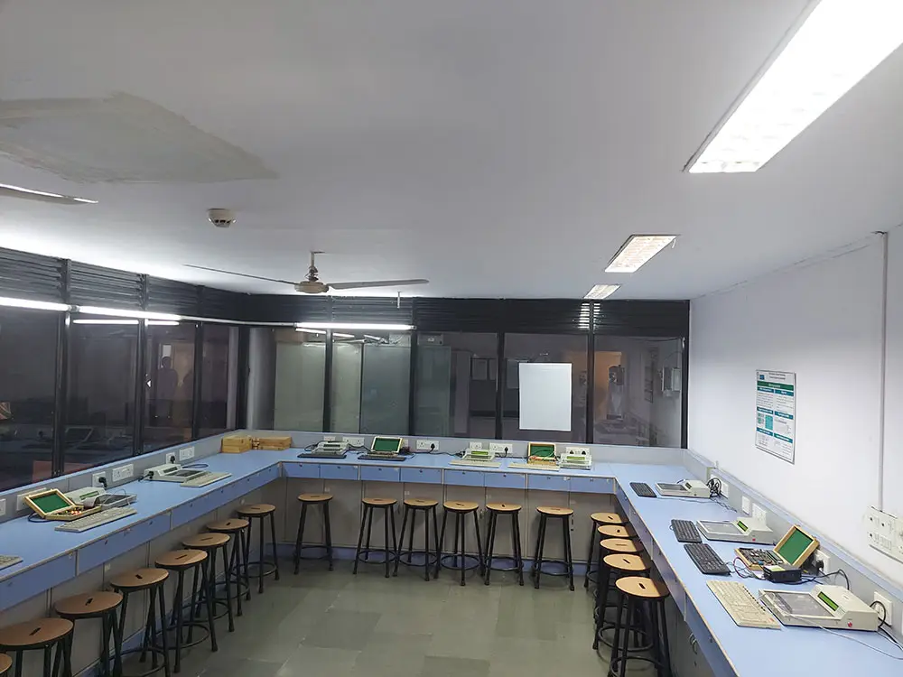 SIES Graduate School of Technology: campus photo 4