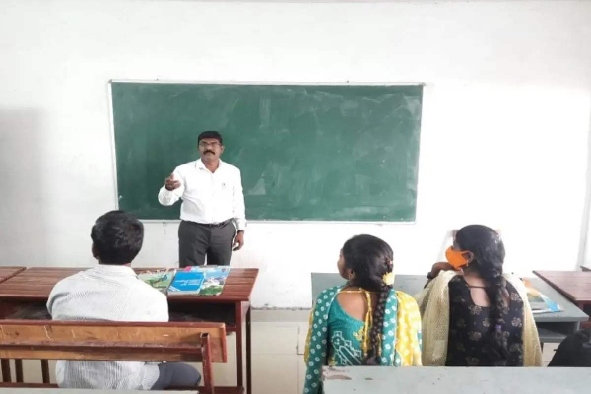 Silver Jubilee College: campus photo 3