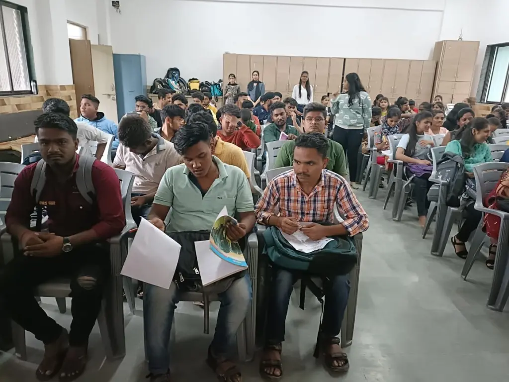 Sindhu Education Societys, Swami Hansmuni Maharaj Degree College of Commence: campus photo 8