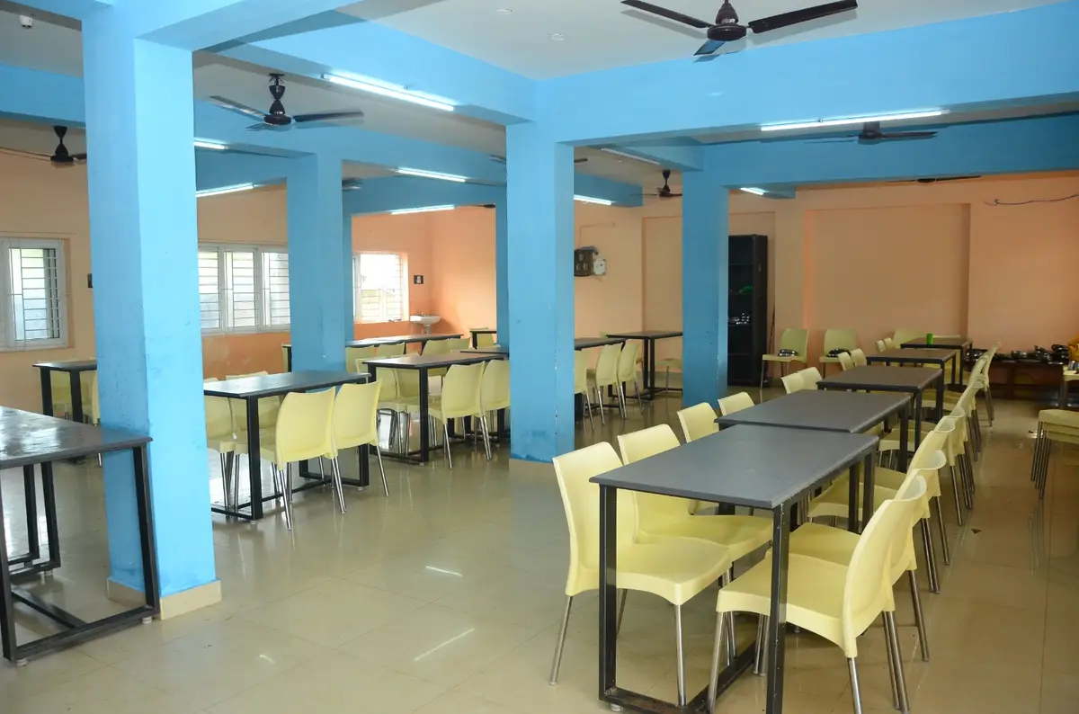 Sir Issac Newton College of Pharmacy: campus photo 7