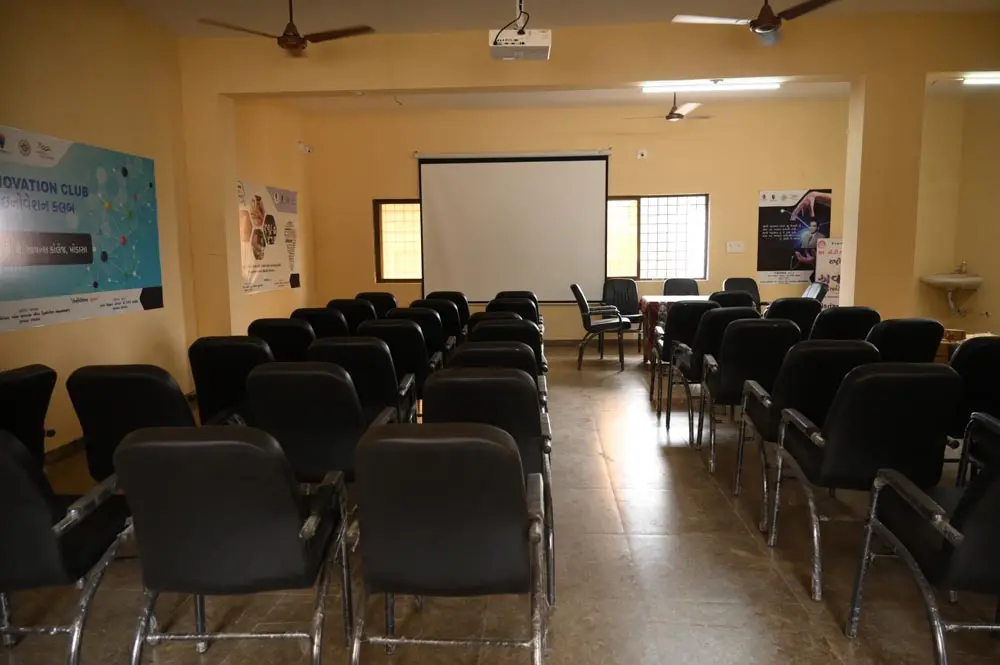 SIR P.T. SCIENCE COLLEGE Modasa: campus photo 7