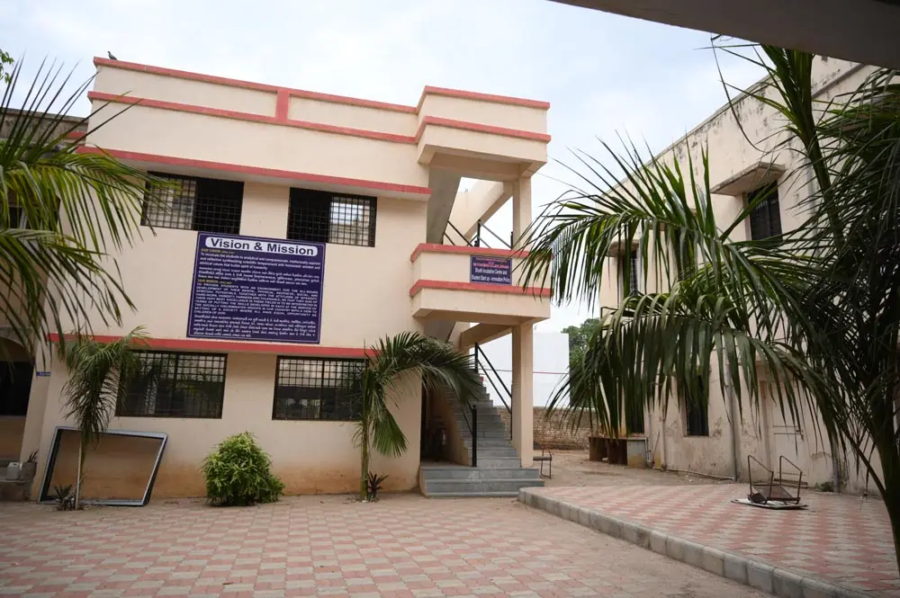 SIR P.T. SCIENCE COLLEGE Modasa: campus photo 5