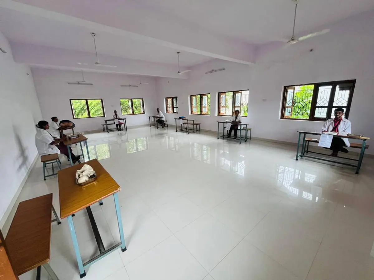 Smt Dakuben Saremalji Sancheti Nursing Instituteitute: campus photo 1