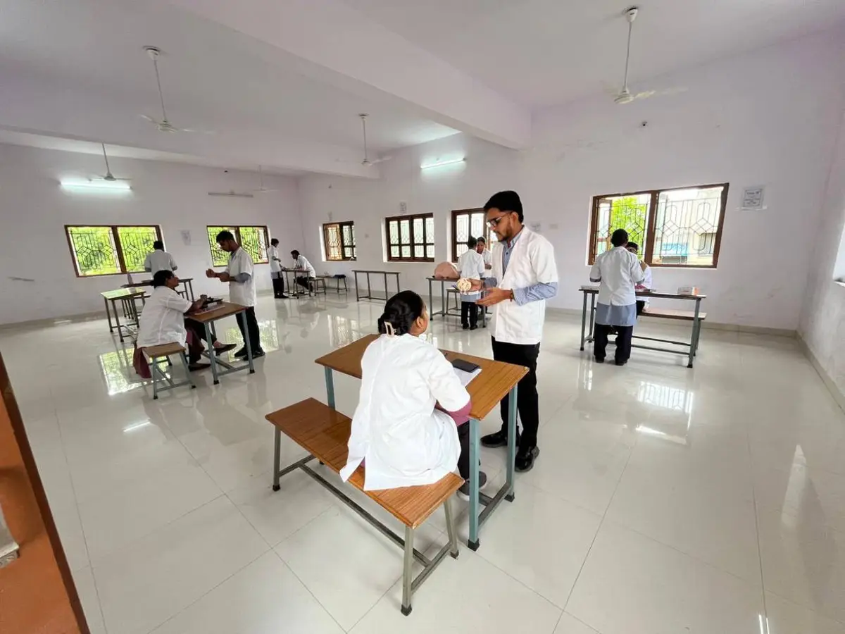 Smt Dakuben Saremalji Sancheti Nursing Instituteitute: campus photo 3