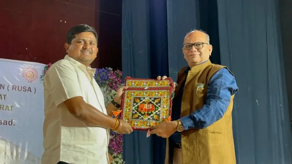 Smt. J. P. Shroff Arts College: campus photo 8