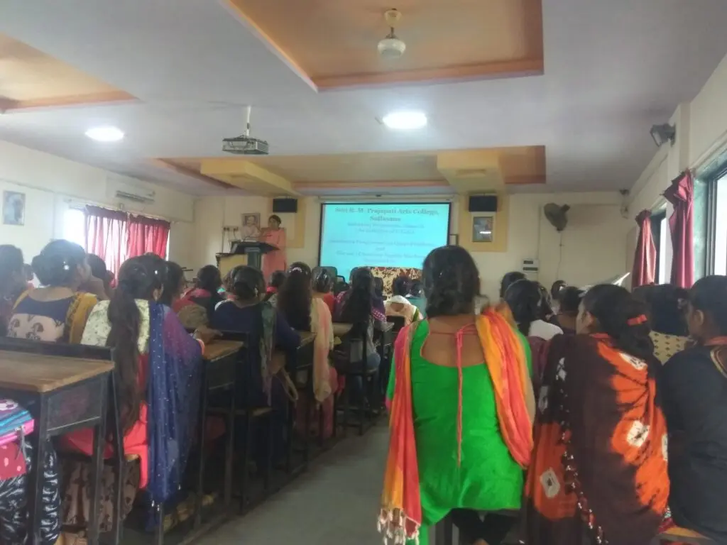 Smt R M Prajapati Arts College Satlasana: campus photo 5