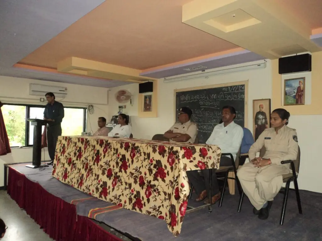 Smt R M Prajapati Arts College Satlasana: campus photo 4