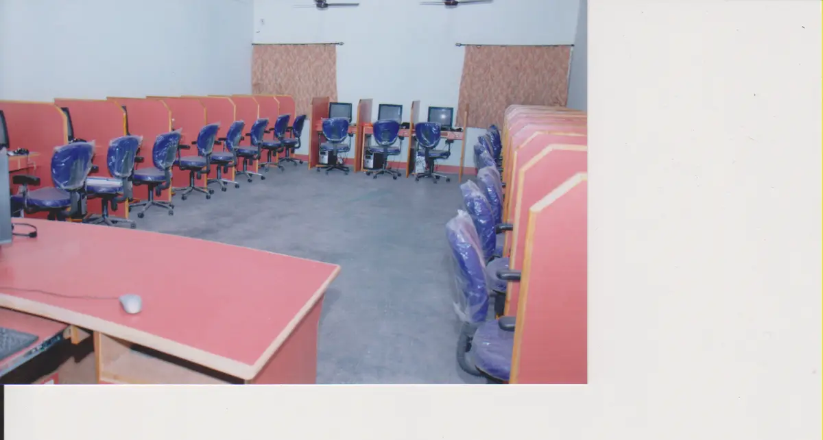 Smt. Sadguna C.U.Shah Home Science and C.U.Shah Arts & Commerce Mahila College: campus photo 3