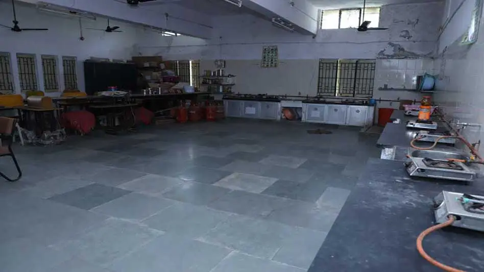 Smt. Sadguna C.U.Shah Home Science and C.U.Shah Arts & Commerce Mahila College: campus photo 2