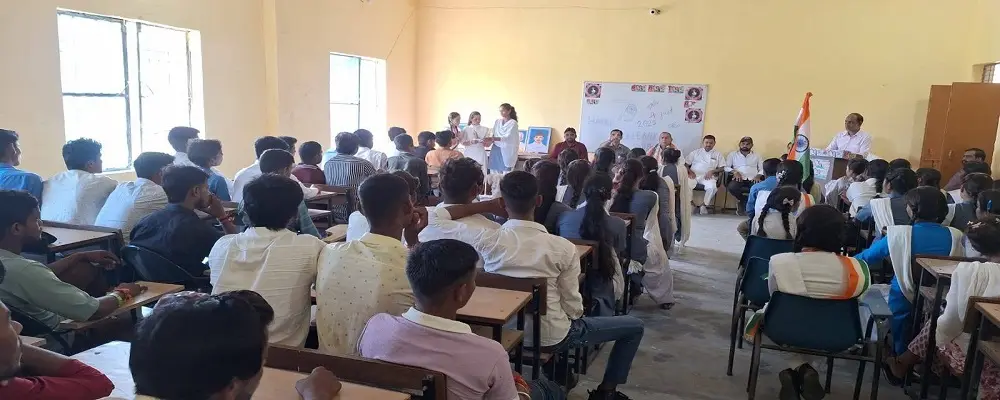 Smt Santosh Kumari Pathak Smriti Mahavidhyalaya Goora Barela Miaun Budaun: campus photo 1