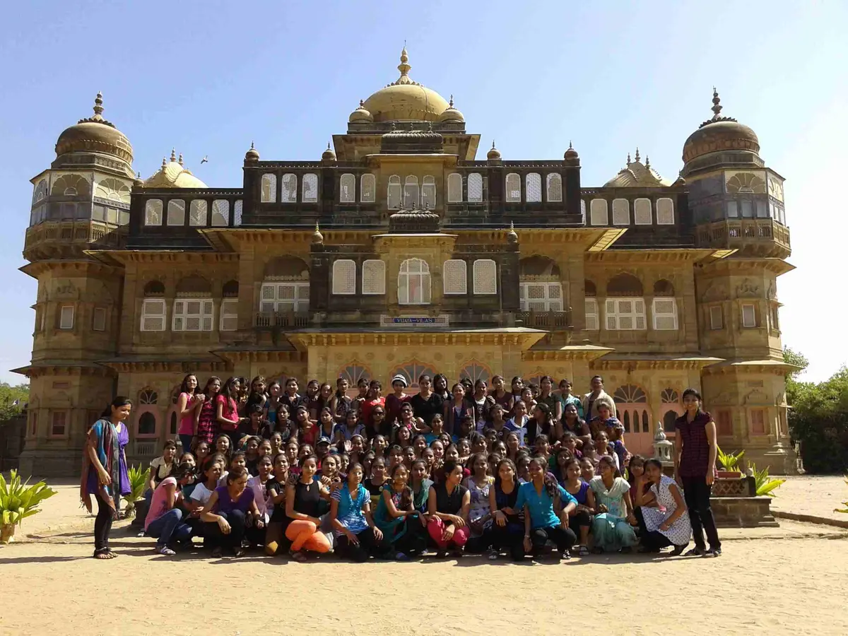 Smt. S.J.Varmora BBA and BCA Mahila College: campus photo 7