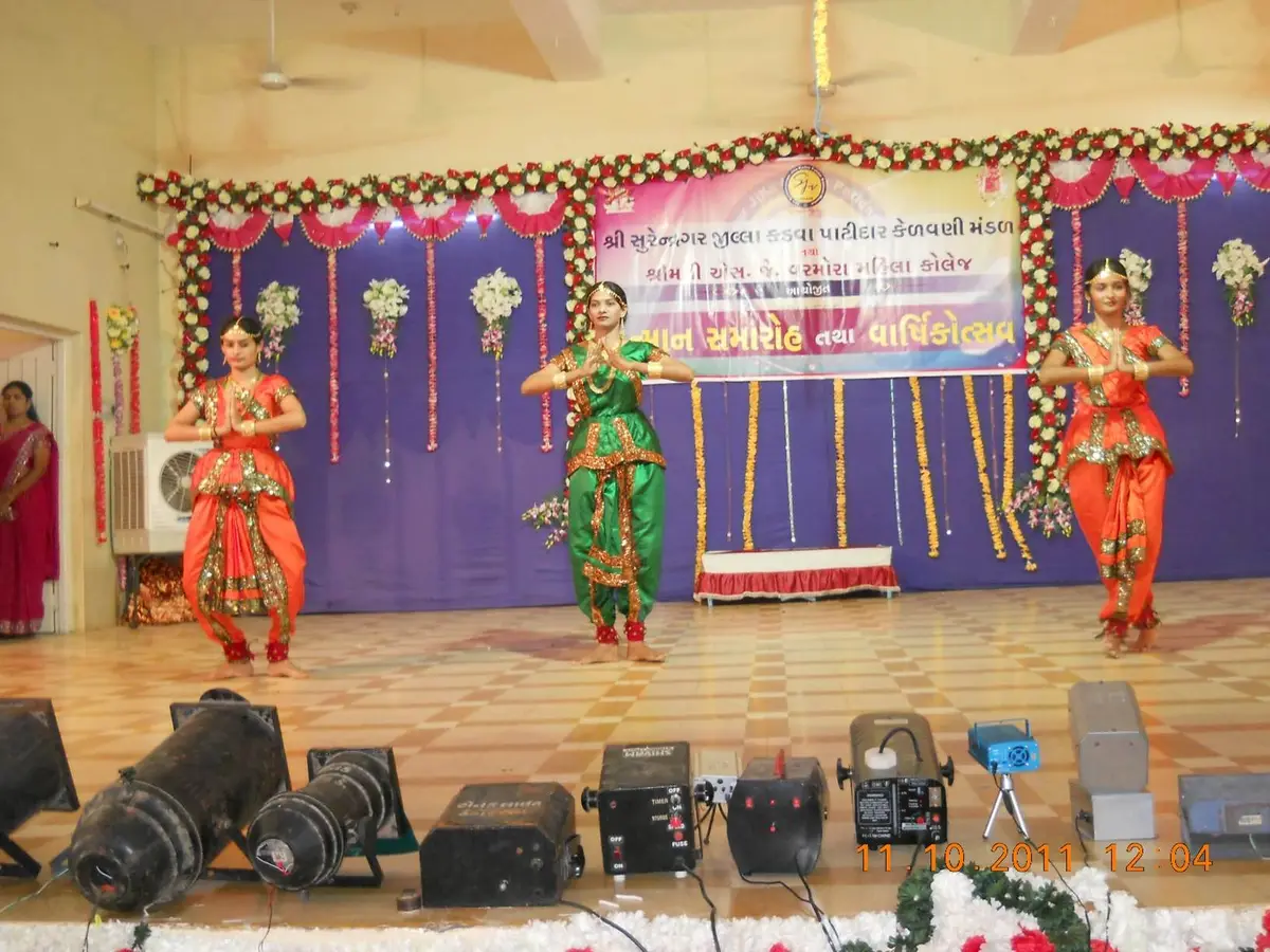 Smt. S.J.Varmora BBA and BCA Mahila College: campus photo 5
