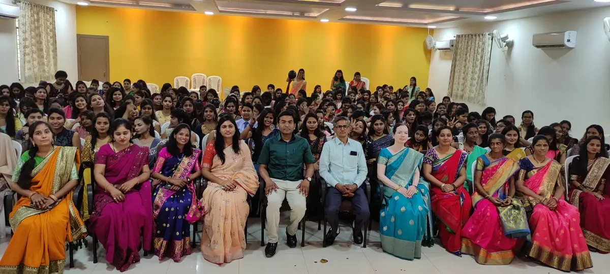 Smt. Ushaben Chandrakant Thakar Womens College: campus photo 6