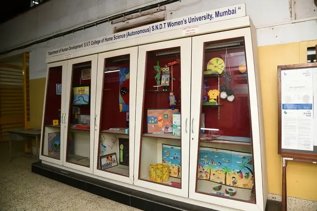 SNDTWU campus photo 7