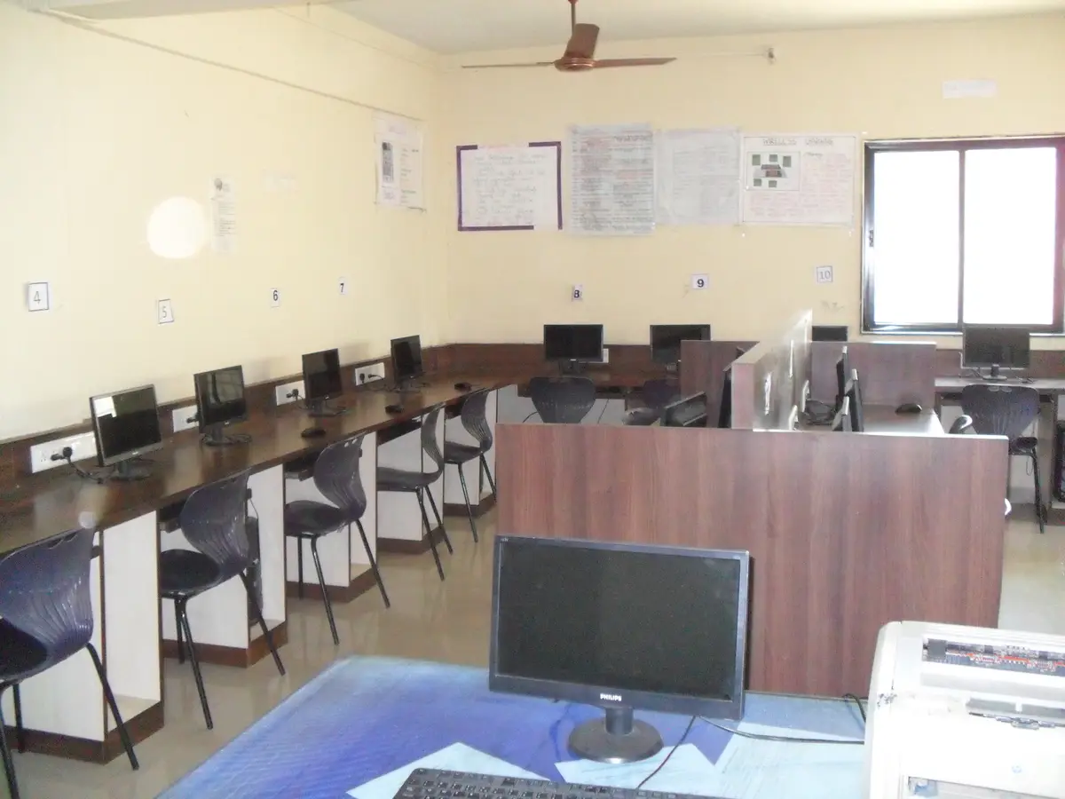 Snehvardhak Mandal Shaikshnik Trusts College of Education English Medium: campus photo 3