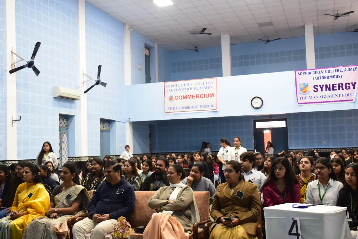 Sophia Girls College: campus photo 3