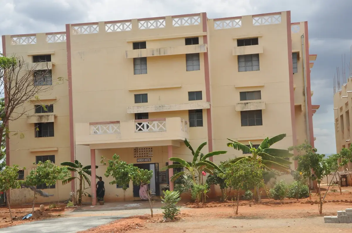 Sourashtra College for Women: campus photo 8