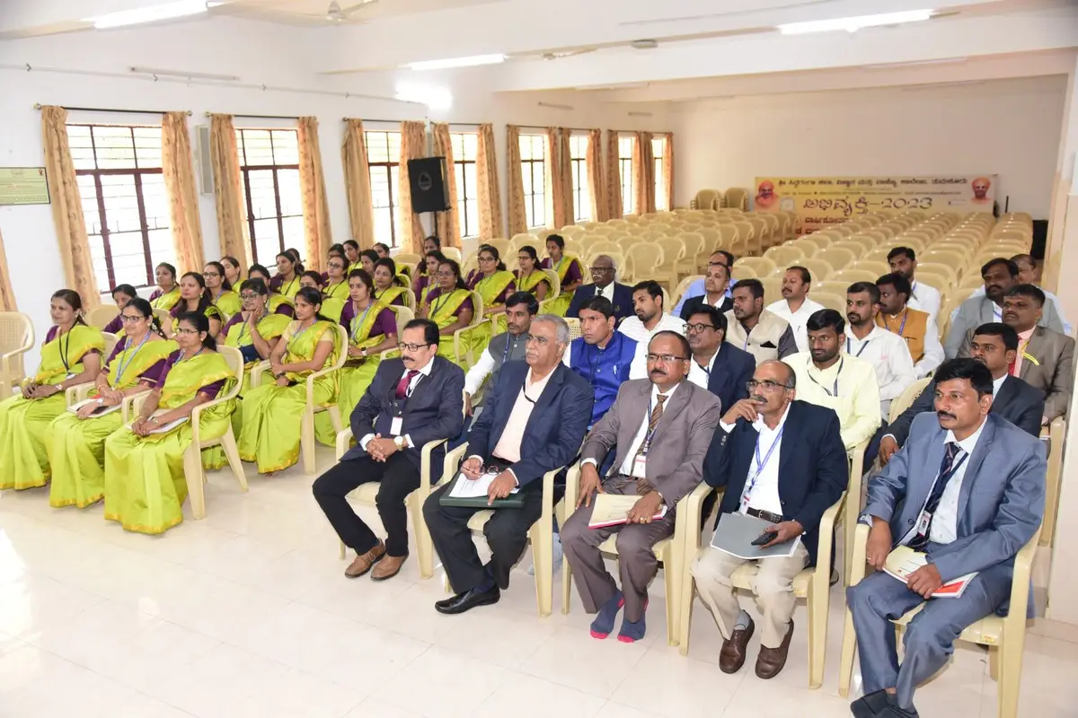 Sree Siddaganga College of Arts: campus photo 7