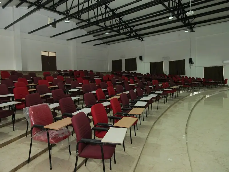 Sri Chamundeshwari Medical College Hospital and Research Institute: campus photo 1