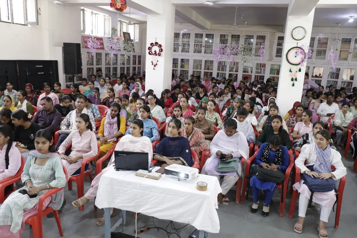 Sri Guru Nanak Girls College: campus photo 2