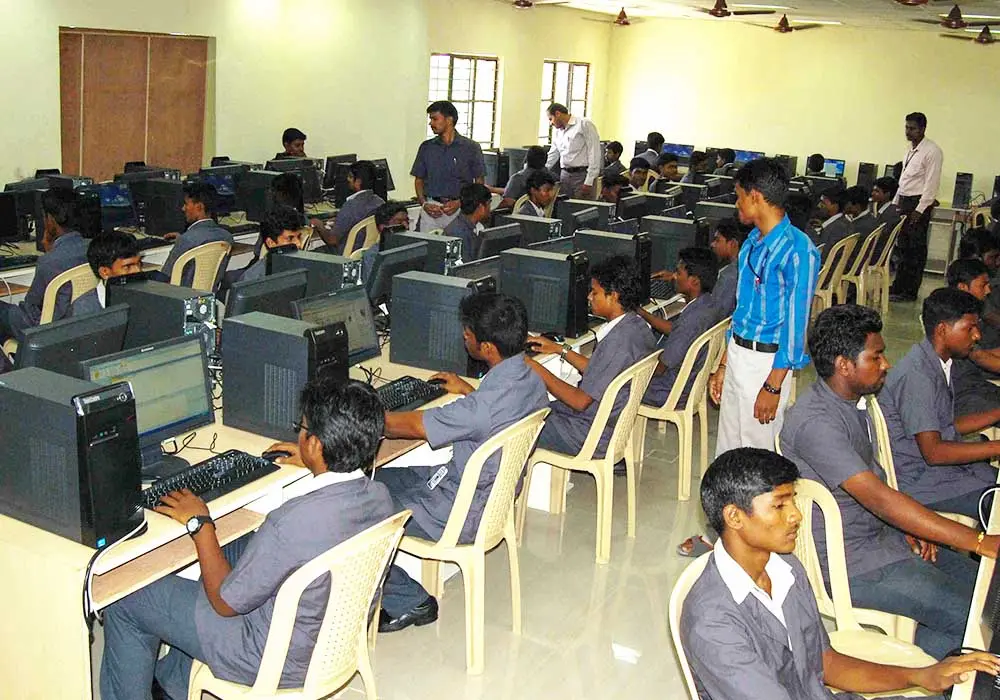 Sri Manakula Vinayagar Polytechnic College: campus photo 6
