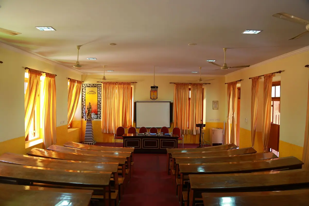 St.Joseph's College for Women: campus photo 4