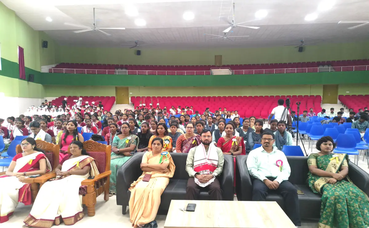 St.Xavier's College, Mahuadand: campus photo 4