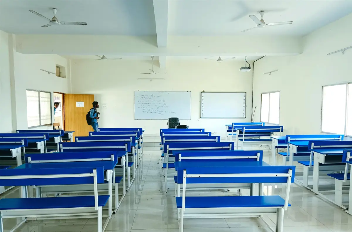 Swami Atmanand Government English Medium Model College, Somni: campus photo 1