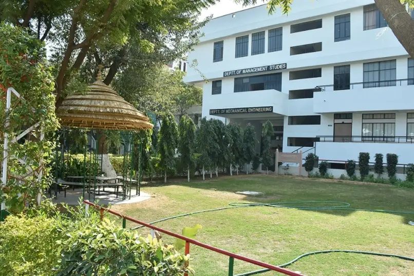 SKIT campus photo 3
