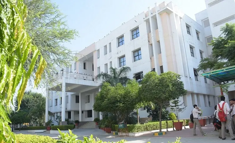 SKIT campus photo 2