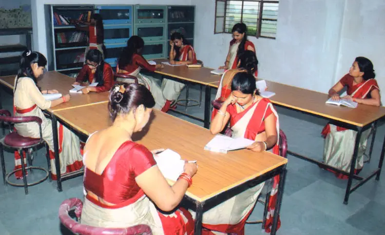 Swami Pragyanand Education College, Katangi campus photo 2