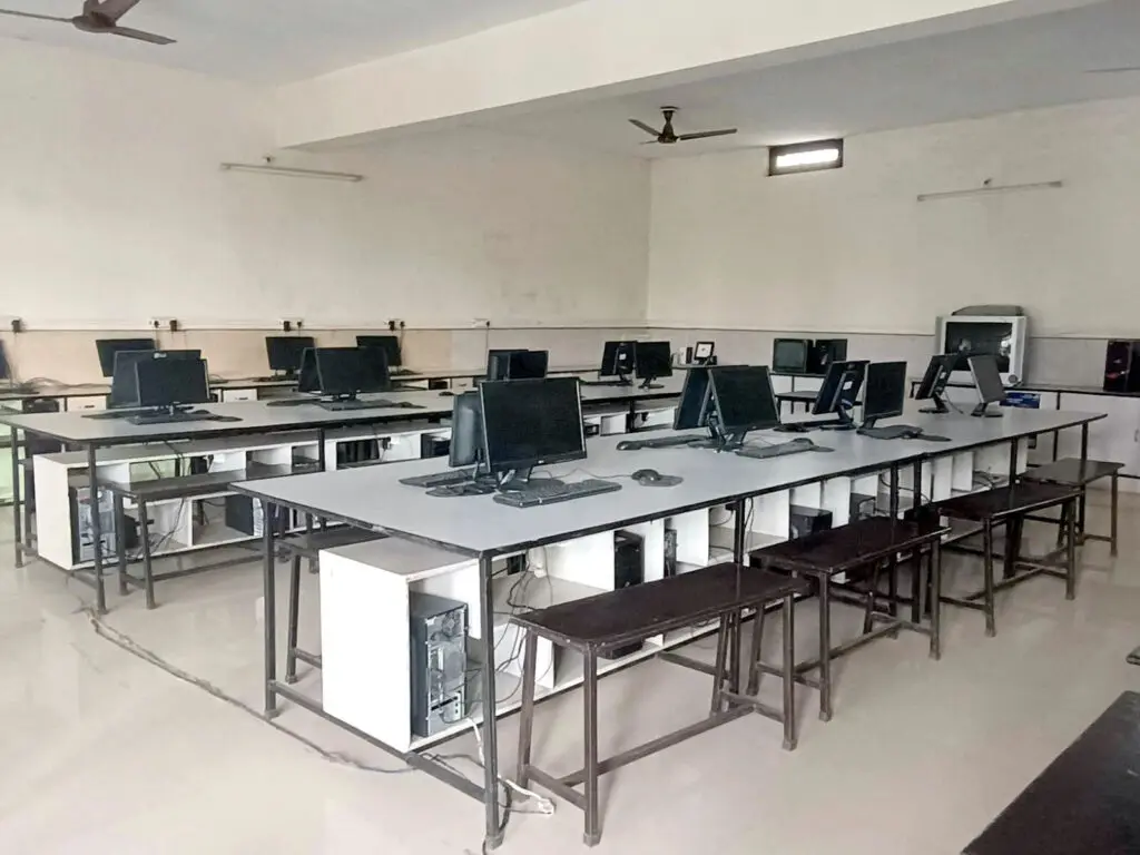 Symbozia Girls College Maharani Bagh Bodla: campus photo 7