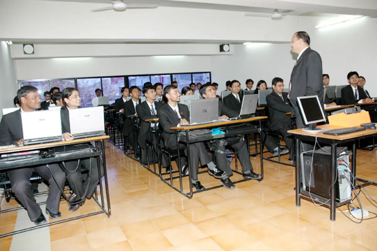 Synergy Foundations Synergy School of Commerce: campus photo 4