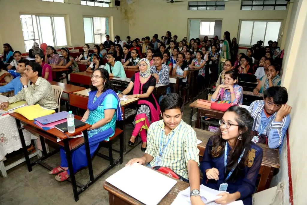 The Royal Higher Education Societys College of Arts Science and Commerce: campus photo 3