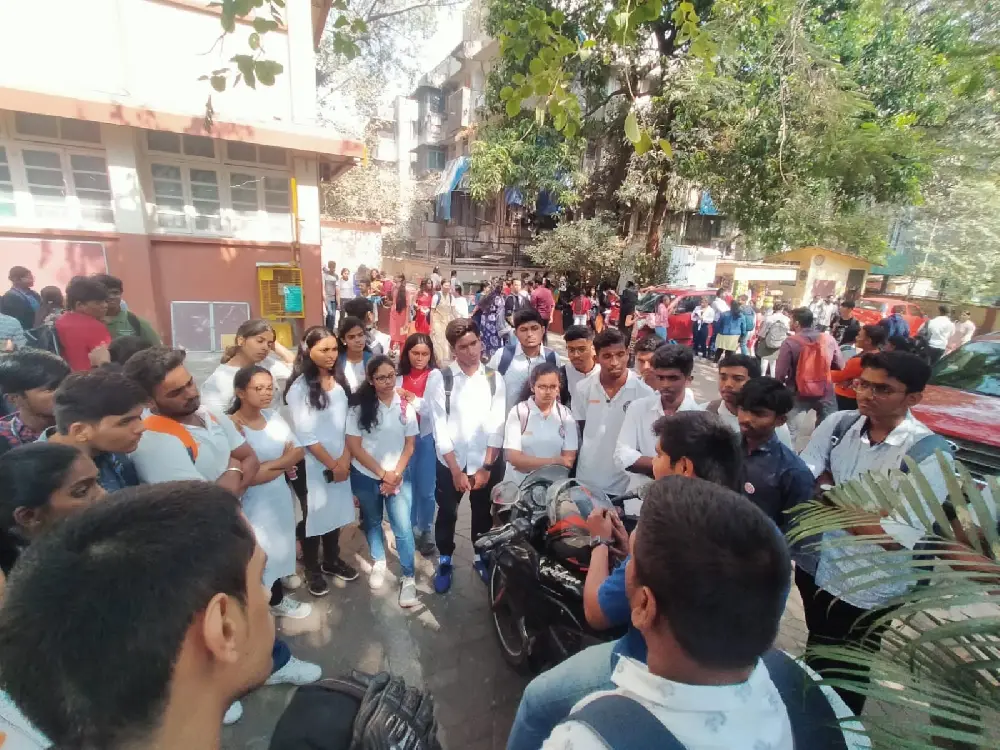 The South Indian Education Societys College of Commerce and Economics Sion Matunga Estate Sion East Mumbai: campus photo 5
