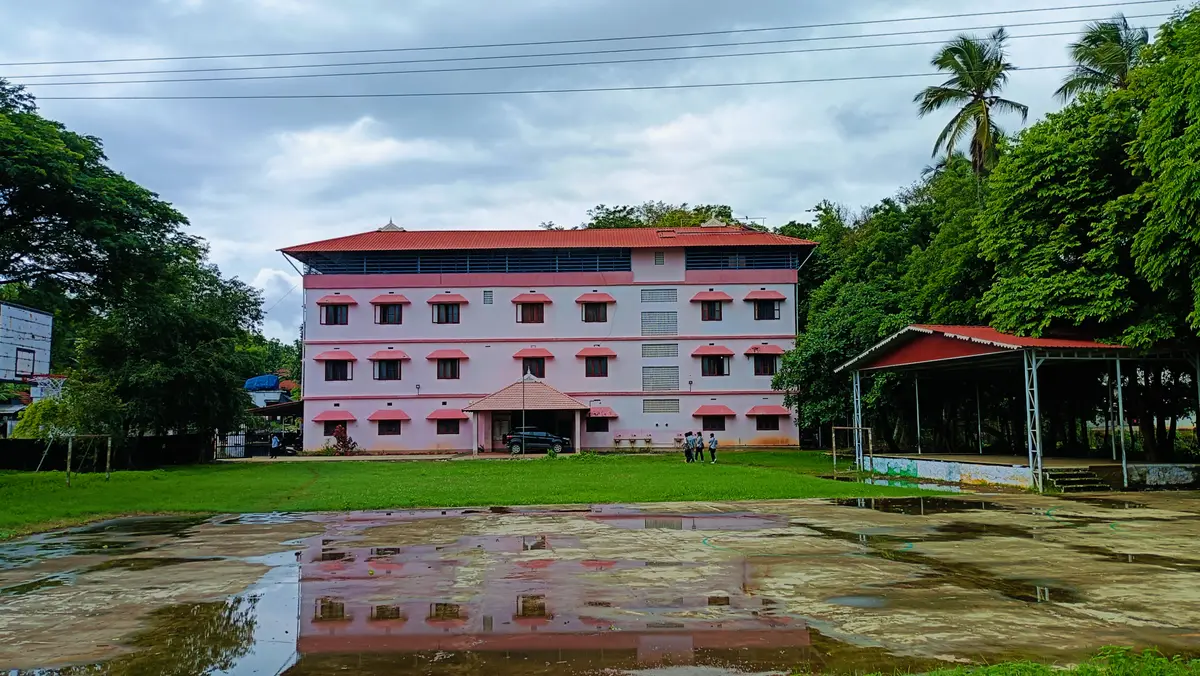 Thunchath Ezhuthachan College: campus photo 1