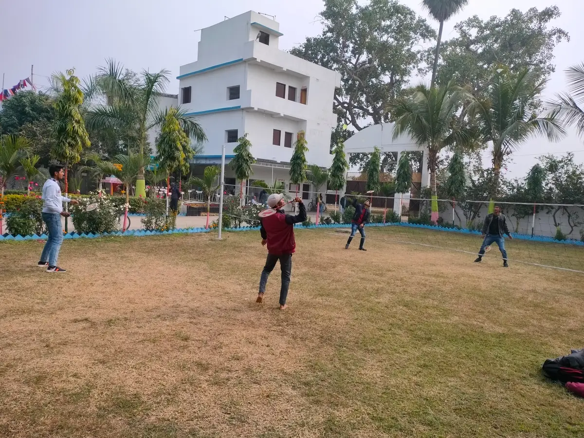 Trimurti Mahavidyalaya: campus photo 6