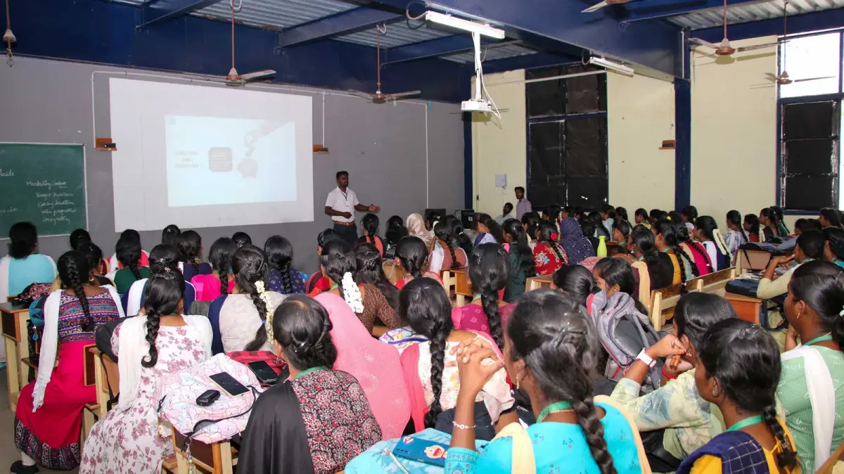 Ultra Arts and Science College campus photo 4