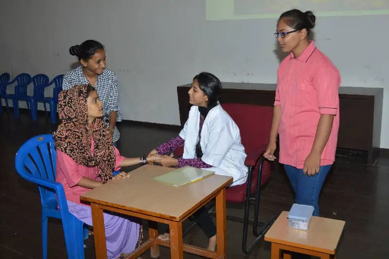 Uma Arts & Nathiba Commerce Mahila College: campus photo 3