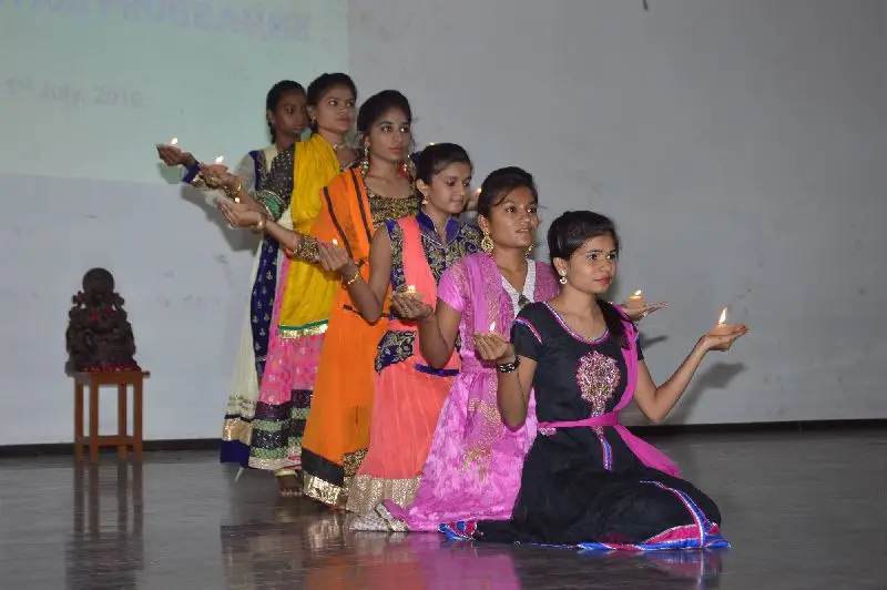 Uma Arts & Nathiba Commerce Mahila College: campus photo 6