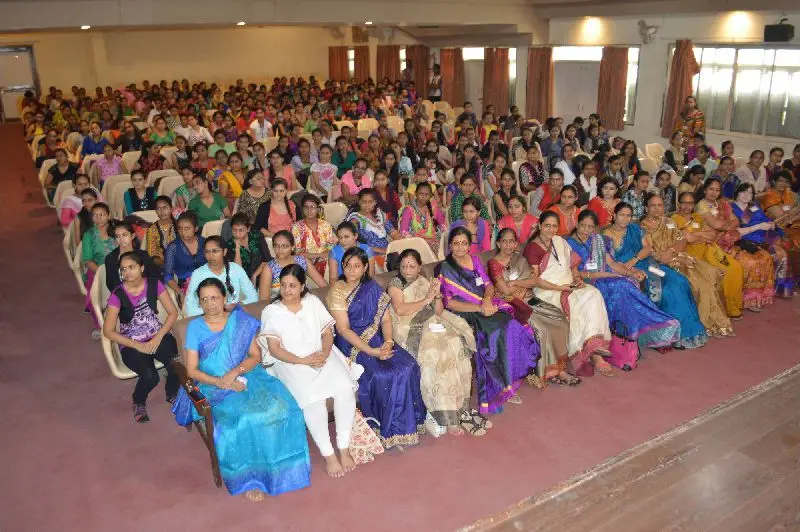 Uma Arts & Nathiba Commerce Mahila College: campus photo 7