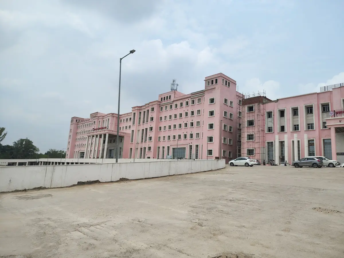 Uma Nath Singh Autonomous State Medical College Society Jaunpur: campus photo 4