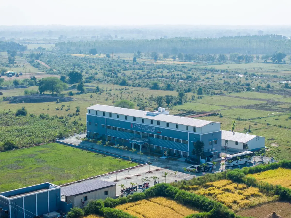 University Institute of Technology: campus photo 1